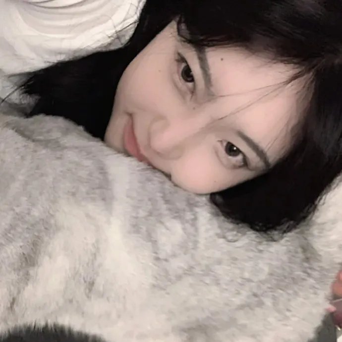 庭院里的女人